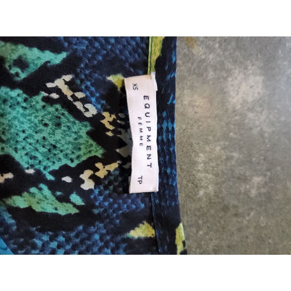 Equipment Liam silk Multi color python print sz XS - image 3